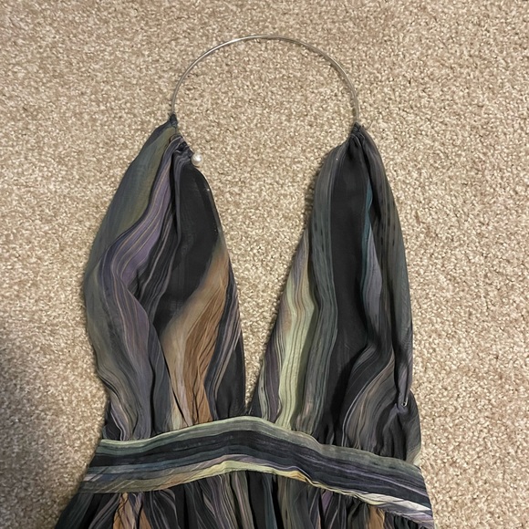 Flowy Open Back Maxi Dress - Picture 2 of 6